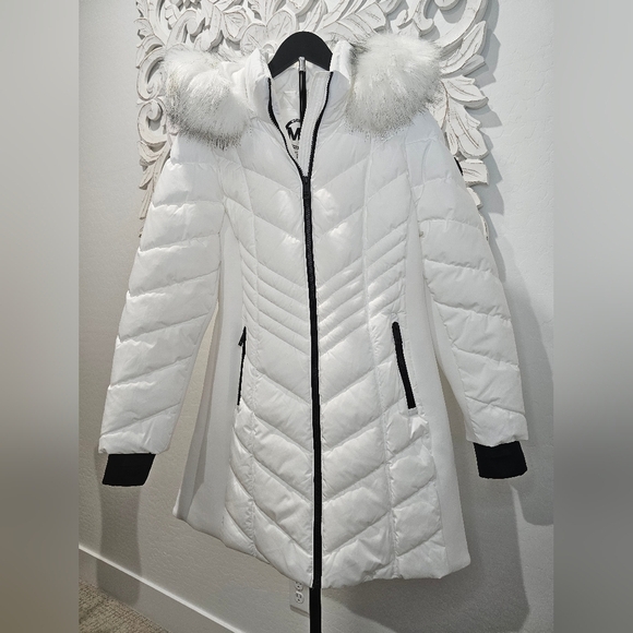 Michael Kors Jackets & Blazers - Michael Kors White Puffer Jacket Detachable Hood W/Fur Trim Women's Sz Large NWT